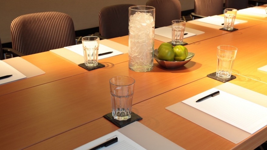 Tagungsraum Düsseldorf Blocktafel relexa hotel Berlin - Tagungsraum Düsseldorf Blocktafel